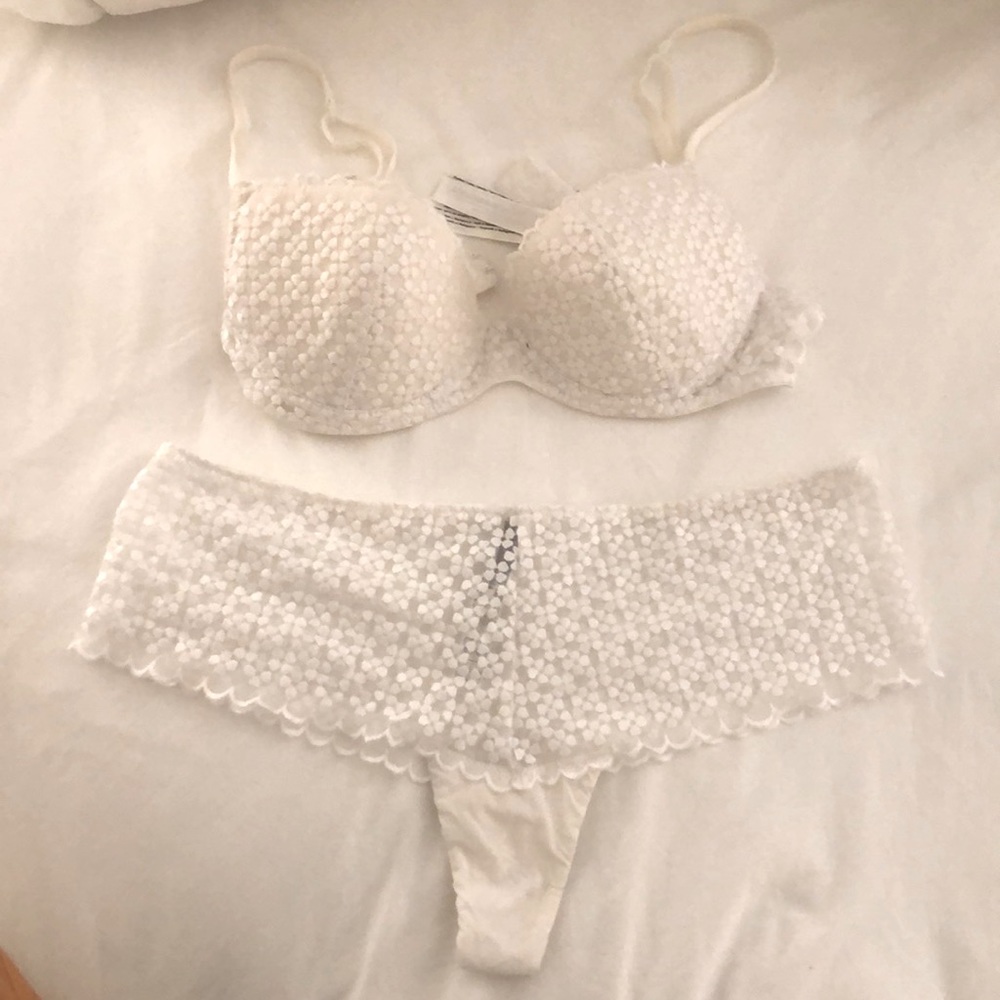 Gorgeous Princesse Tam Tam Matching Lace Boy short(Small) & bra (34B) - New
